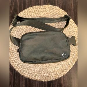 Lululemon Everywhere Belt Bag